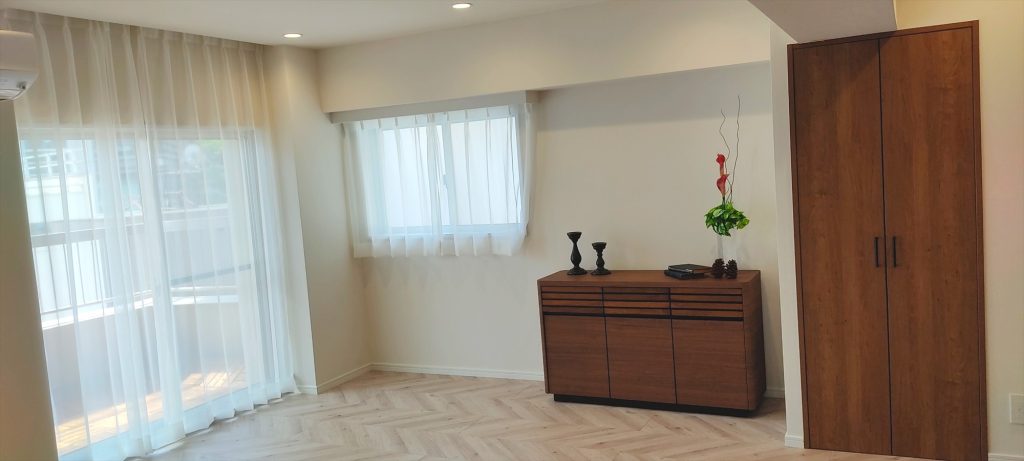 53f5aafd4d589e06c749 (1)