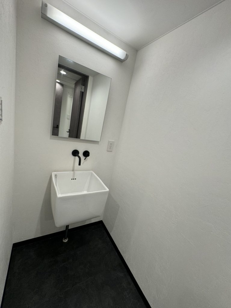 577797aa680bc855911a